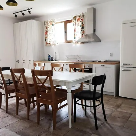 Villa Farmhopping Village