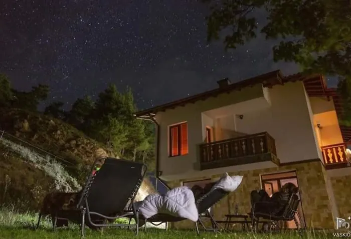 Farmhopping Village *