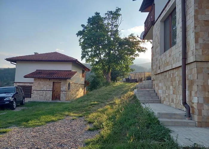 Villa Farmhopping Village