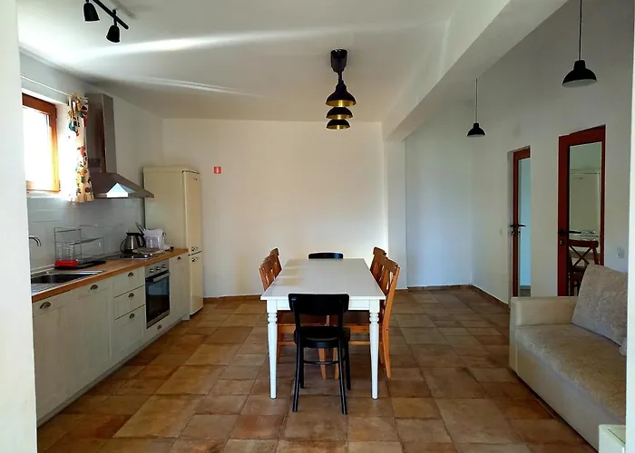 Villa Farmhopping Village