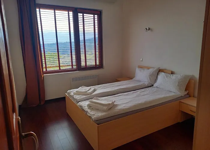 Farmhopping Village *