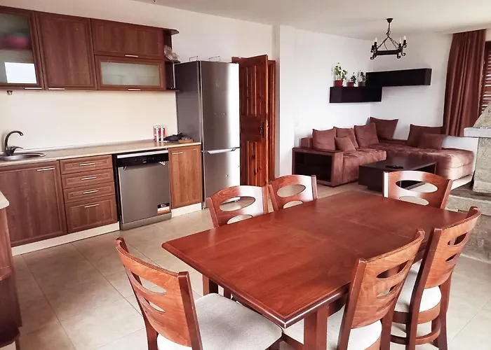 Villa Farmhopping Village